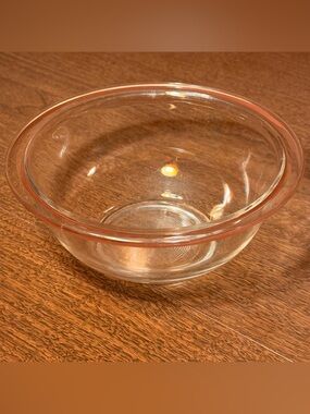 Vintage 1980s Pyrex 7” Clear Glass Bottom 1 Qt Nesting Mixing Bowl #322 NICE!!